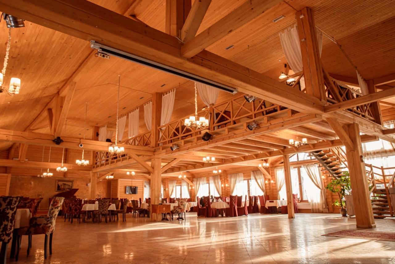 Otaman Resort Pasiky-Zubryts'ki エクステリア 写真